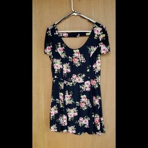 Forever 21 Cute Floral Dress